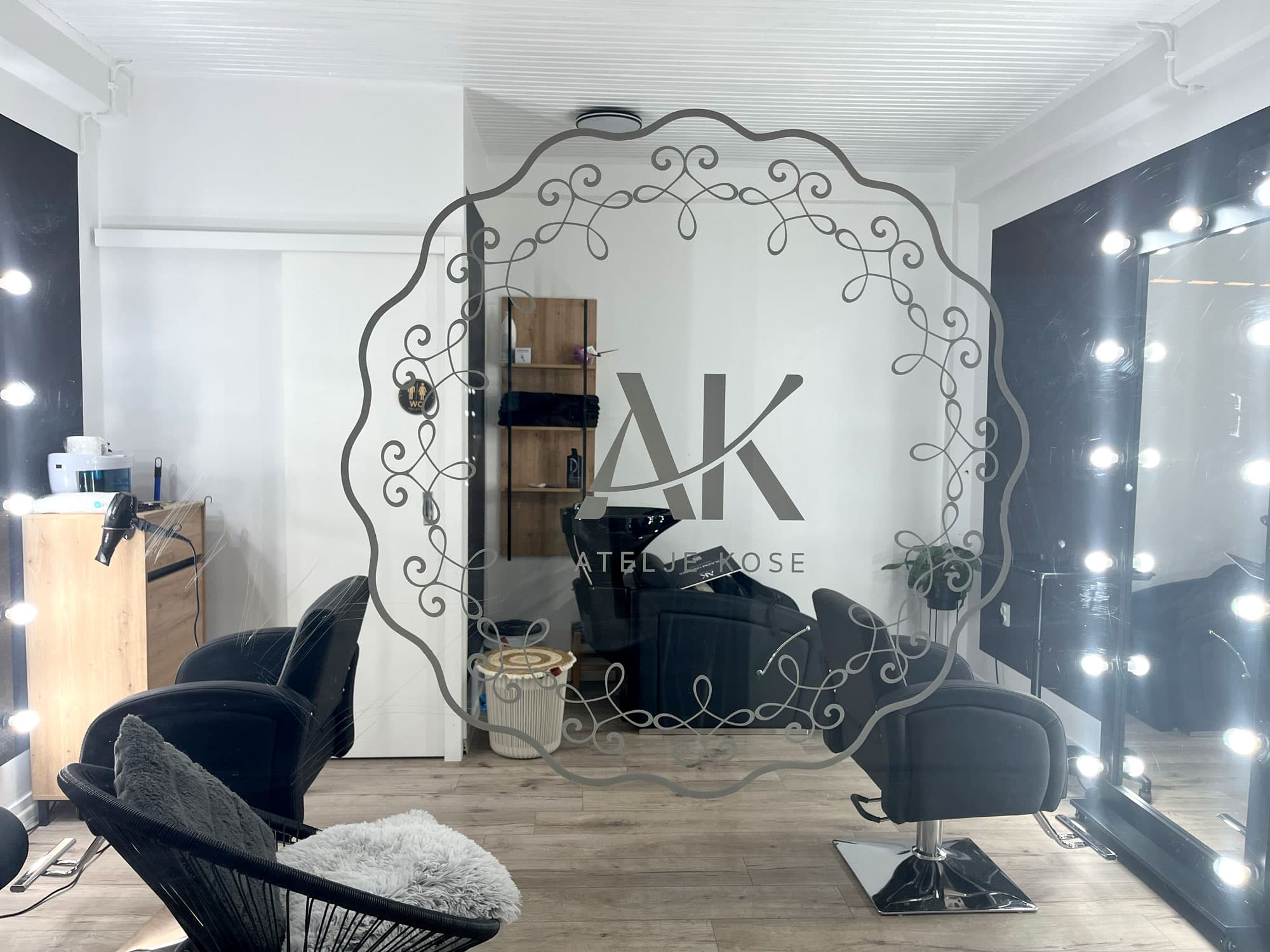 Frizerski salon Atelje Kose AK u Zanatskom centru, Banja Luka